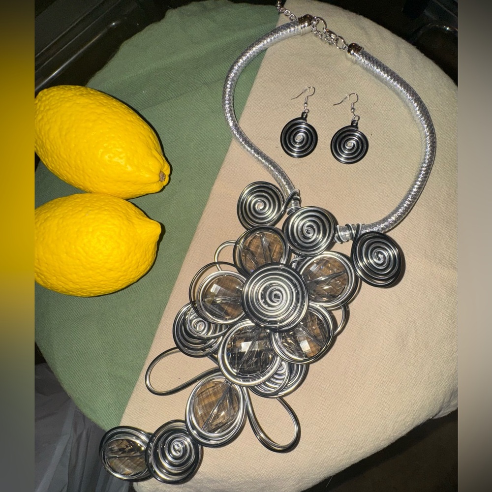 🆕 Spiral Necklace and Earring Set